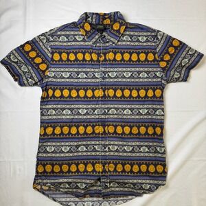 Disney Our Universe Mens Short Sleeve ButtonUp Shirt Lion King Print Size Medium